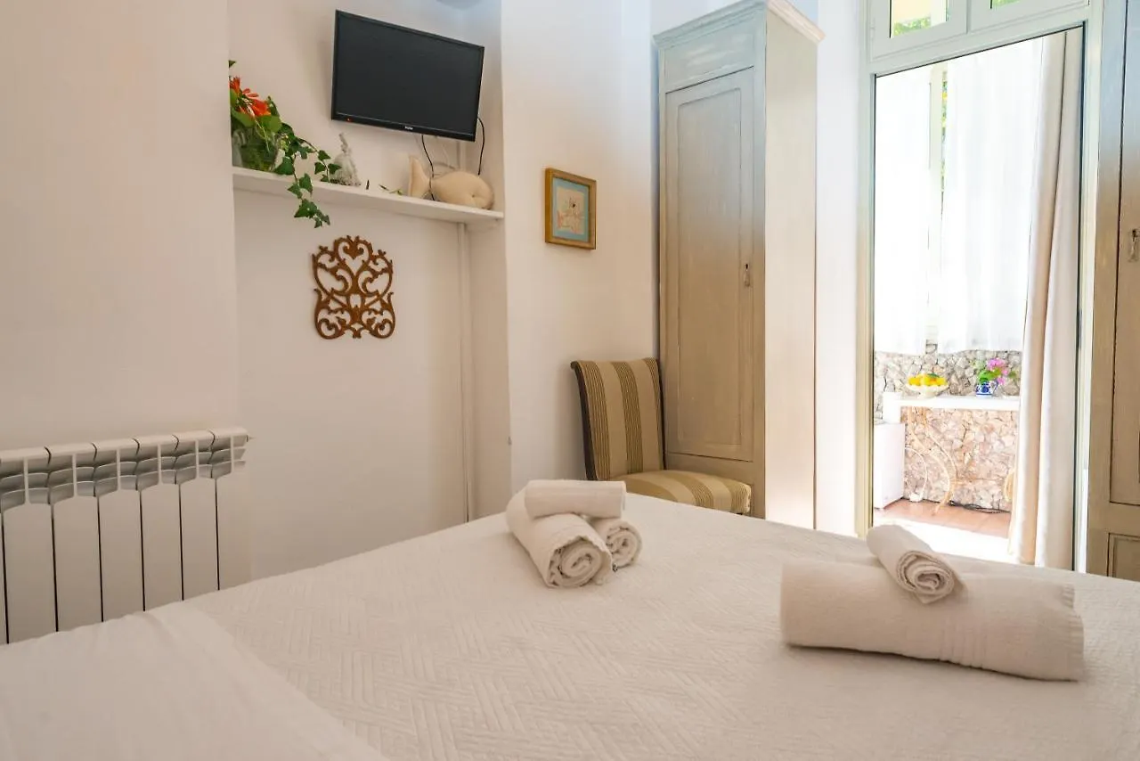 לינה וארוחת בוקר טאורמינה Villa Giannina B&B איטליה